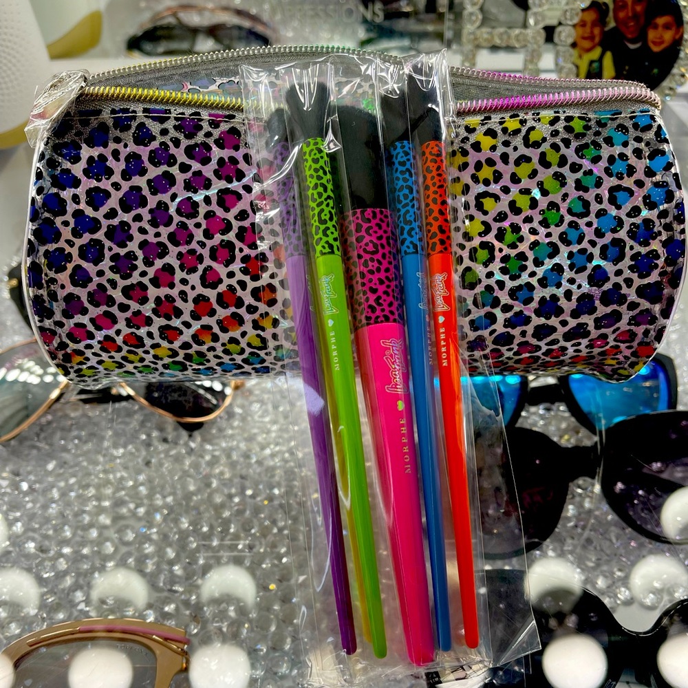 BNIB Morphe x Lisa Frank 6PC Brush Set!!